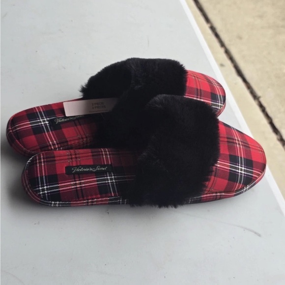 Victoria Secret Slippers Women Red/Black Plaid Fur Signature Mule Satin Sz M (8) - Picture 8 of 15